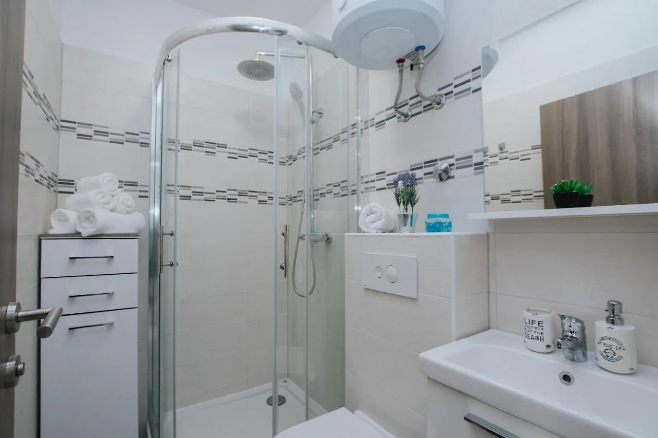 Blaise Apartment Trogir 0*,